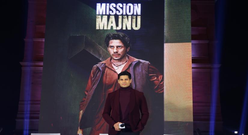 New Delhi: Actor Sidharth Malhotra during the promotional event of upcoming film 'Mission Majnu' at India Gate, in New Delhi on Friday, December 16, 2022.(Photo:IANS)