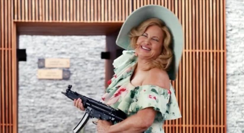 'Shotgun Wedding' script left Jennifer Coolidge laughing 'really hard'