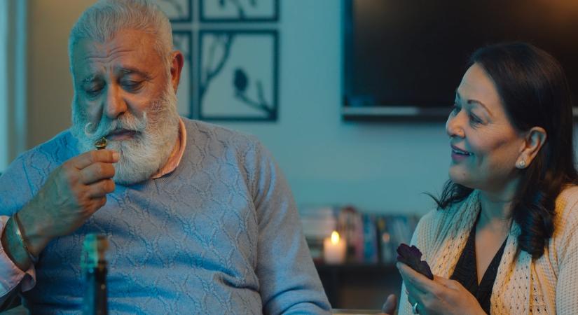 Yograj Singh, Punit Pathak's song 'Mujhe Poora Karde' tells love story through decades