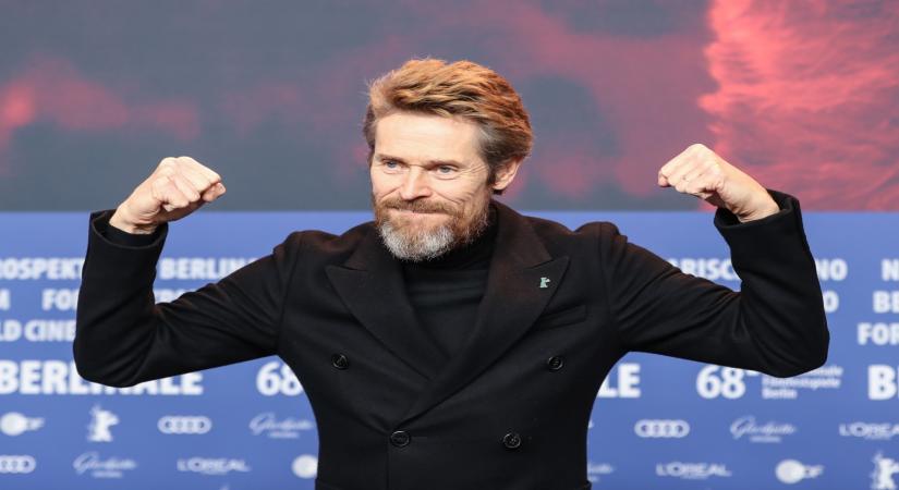BERLIN, Feb. 21, 2018 (Xinhua) -- Actor Willem Dafoe, winner of the Honorary Golden Bear prize for lifetime achievement, poses for photos after a press conference during the 68th Berlin International Film Festival in Berlin, capital of Germany, on Feb. 20, 2018. (Xinhua/Shan Yuqi/IANS)