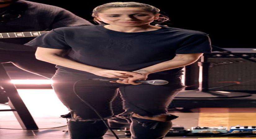 Oscars 2023: Ripped jeans, no make-up, Lady Gaga surprises all.(photo:Twitter)