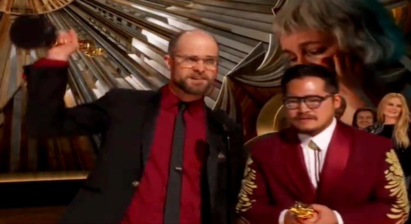 Oscars 2023: Daniels of 'Everything Everywhere All At Once' win Best Directing honours.(photo:Twitter)