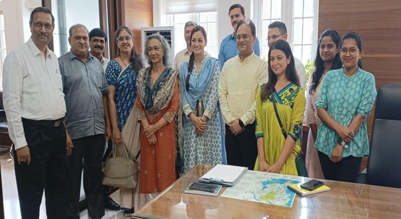 Actress Dia Mirza pulls BMC's ears, wants Mumbai to breathe 'Clean Air'.