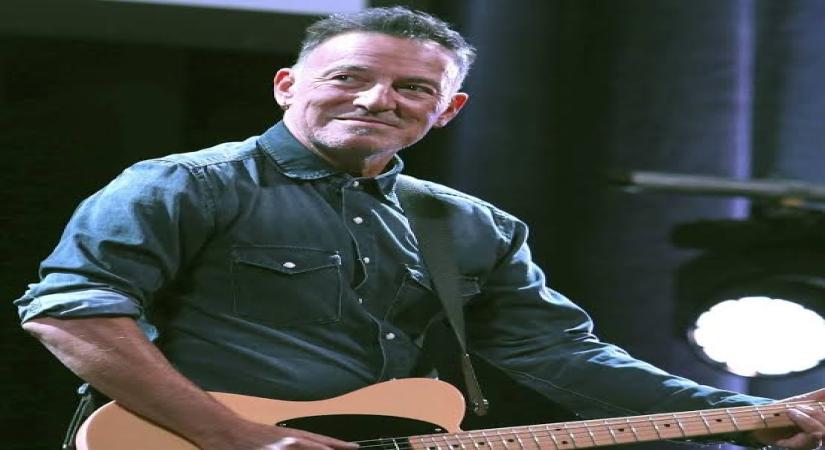 Bruce Springsteen, 'E Street' band announce 2023 tour.