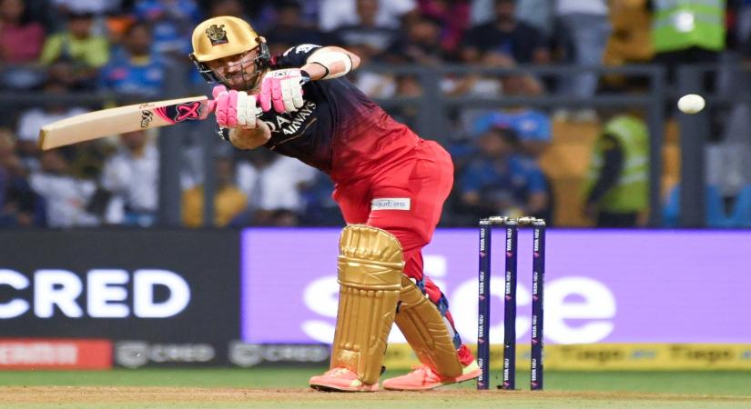 Mumbai : Royal Challengers Bangalores' Faf du Plessis plays a shot during the IPL 2023 match between Mumbai Indians and Royal Challengers Bangalore at Wankhede Stadium in Mumbai on Tuesday, May 09, 2023. (Photo:IANS)