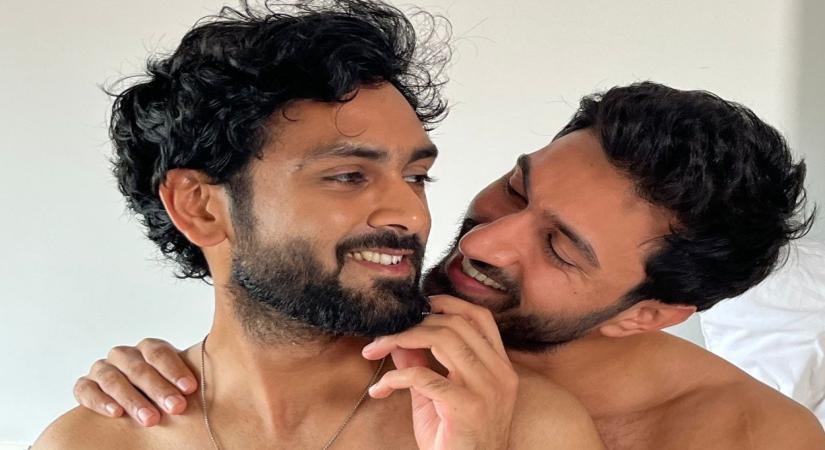 Onir Gay love pine one.