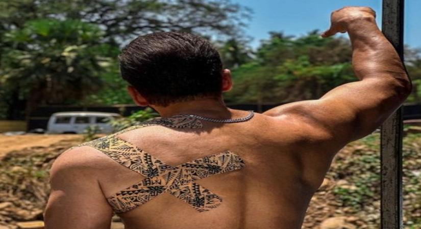 Salman Khan gets injured while working out, says 'Tiger Zakhmi Hai'.(photo:instagram)