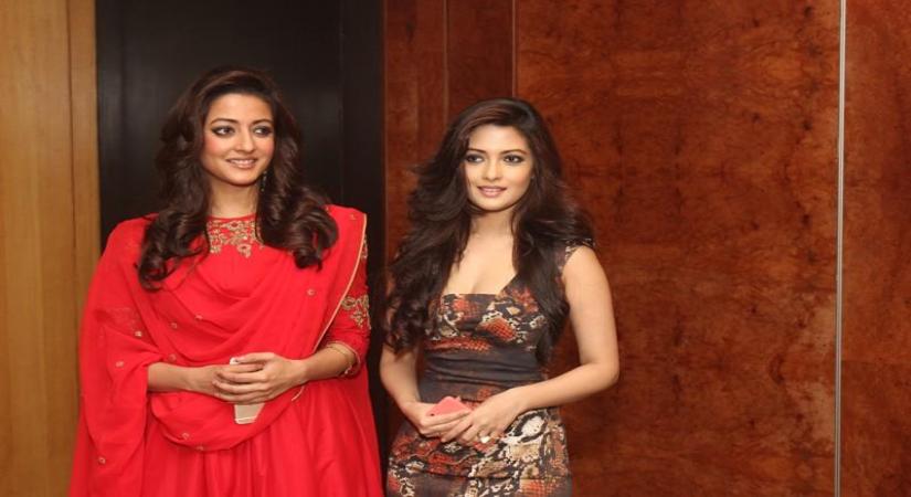 Kolkata: Actresses Raima Sen and Riya Sen during a press conference to promote their upcoming film `Kolkata Calling` in Kolkata. (Photo: IANS)