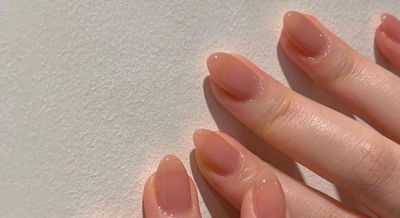 Minimalist Clean Girl Aesthetic Nails For Spring – Vanessa's Digital  Dialogue