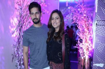 Actor Ravi Dubey with his wife Sargun Mehta