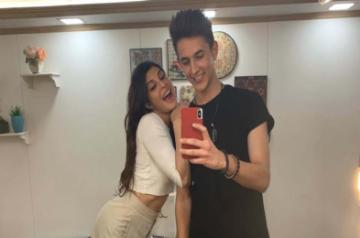 Deepak Arora, who has worked as an assistant director on the upcoming film "Dil Bechara", is now all set to make his acting debut with Netflix's thriller "Mrs. Serial Killer".