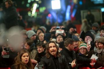 BERLIN, Feb. 8, 2015 (Xinhua) -- Christian Bale poses for photos on the red carpet for the promotion of the movie "Knights of Cups" at the 65th Berlinale International Film Festival in Berlin, Germany, on Feb. 8, 2015. (Xinhua/Zhang Fan/IANS)