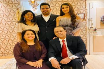 TV stars Jennifer Winget and Erica Fernandes were all in a mood to spread Christmas cheer and soak in the festive spirit on Wednesday.