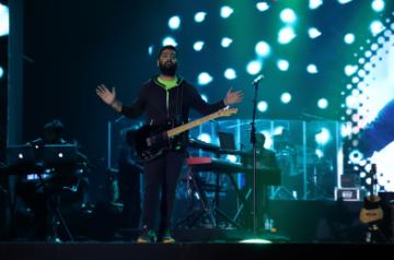 Mumbai: Singer Arijit Singh performs during the Sangit Kala Kendra Awards in Mumbai on Nov 27, 2019. (Photo: IANS)