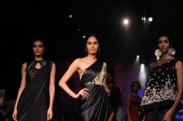 Ujjwala Raut (C). (Photo: IANS)