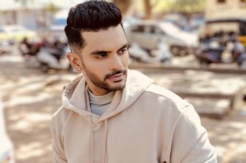 Angad Bedi first look of 'The Zoya Factor'