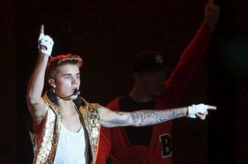 Canadian singer Justin Bieber performs during a concert in Panama City, Panama, 24 October 2013, as part of his tour 'Believe Tour'. EFE/Alejandro Bolivar