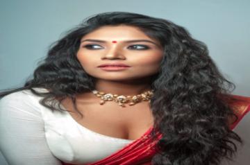 Actress Shruti Bapna.