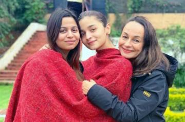 Actress Alia Bhatt, who is normally seen in a cheerful mood, broke down into tears while talking about her sister Shaheen Bhatts battle with depression, saying she felt terrible as a sister for not understanding her plight.