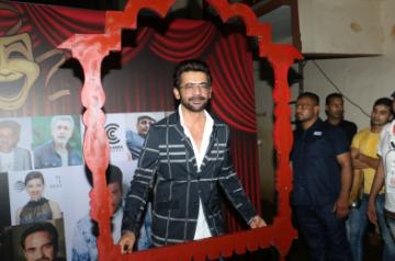 Actor-comedian Sunil Grover is popular as Gutthi, his comic female avatar with two ribboned braids, and he says that he loves playing women characters. The trend of male actors dressing up as women for tickling the funny bone should continue as long as people find it humorous and is done in a graceful way, he adds.