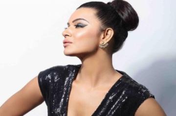 Actress Aashka Goradia has always been a make-up enthusiast and is now also in the beauty business. She feels make-up is a woman's best friend.