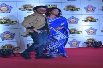 Mumbai: Actors Anil Kapoor and Priyanka Chopra at the Red Carpet of Mumbai Police's festival 'Umang 2020' in Mumbai on Jan 19, 2020. (Photo: IANS)