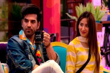 Mahira Sharma and Paras Chhabra's relationship hit a rocky patch in "Bigg Boss" house with the former slapping the latter in a moment of anger. In a promo video released by the makers, Mahira is seen getting into a fight with Rashami Desai over 'paranthas'.