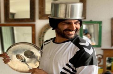 Mumbai, April 19 (IANS) One should head to actor Kartik Aaryan's social media accounts to get entertained amid the ongoing lockdown period. From posting hilarious pictures to making goofy videos and conducting interactive sessions, Kartik has been doing his best to lighten up the mood of people.