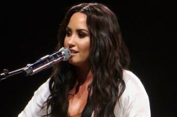 Singer Demi Lovatos.