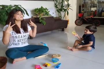 Shweta Tiwari, son play with dough amid lockdown.