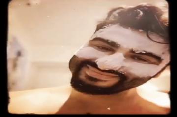 Mumbai, April 7 (IANS) The lockdown is bringing out hidden talents of Bollywood stars who are utilising the quarantine time honing up their skills performing household chores. Actor Arjun Kapoor, for one, taken interest in baking. However, he prefers to call himself a "fake Baker".