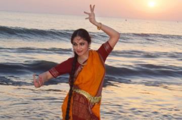 Gracy Singh: Dancing on beach a most enchanting experience.