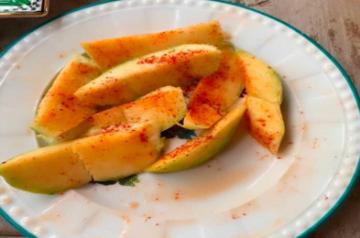 Kareena Kapoor can lick the plate clean when it comes to this dish.