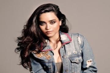 Los Angeles, May 20 (IANS) Actress Soundarya Sharma, who had approached the Indian embassy and Ministry of External Affairs for assistance to return to India amid a coronavirus pandemic, has opted out of travelling by the repatriation flight phase one so that people who are in distress can travel back home first.