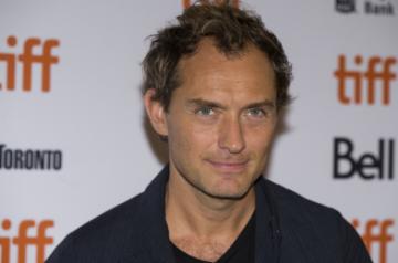 Jude Law to play Captain Hook in 'Peter Pan'
