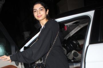 Mumbai: Khushi Kapoor seen in Mumbai on June 17, 2019. (Photo: IANS)