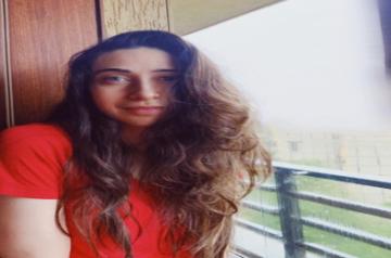 Karisma KapoorÃ¢ÂÂs messy hair.