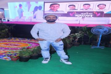 Mumbai, July 4 (IANS) Choreographer-filmmaker Remo Dsouza misses being on set, and is wondering when he will get back to work.