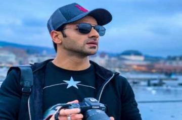 Mumbai, July 6 (IANS) Actor Vivek Dahiya had a virtual interactive session with his puppy recently.