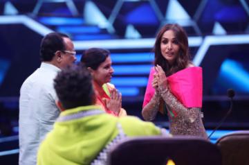 When Malaika Arora grooved to Helen's pop classic