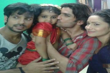 Mumbai, Aug 17 (IANS) Actor Karan Veer Mehra, who worked with late Sushant Singh Rajput and Ankita Lokhande in Pavitra Rishta, has shared old pictures featuring the trio.