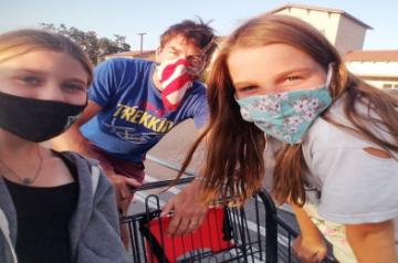 Jerry O'Connell's family time with wife Rebecca Romijn, kids.