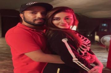 Shefali Jariwala, Mika Singh unite for remake of a nineties hit song.