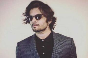 Ali Fazal 'suits' up, Richa finds him 'hawt'.