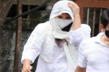 Rhea's morgue visit invites Maha SHRC's notice to cops, BMC.