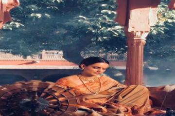 Kangana Ranaut has an important message on National Handloom Day.