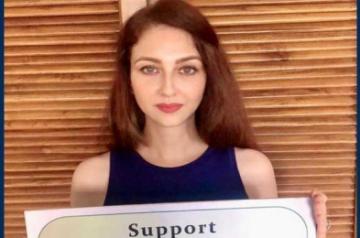 Mumbai, Aug 21 (IANS) Actress Saumya Tandon, who played Anita Bhabi in the popular sitcom, Bhabiji Ghar Par Hain!, has quit the show after five years. On Friday she shared vignettes of her last day on the set.