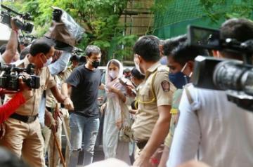 Rhea at CBI's with Mumbai Police as escort
