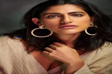 Kubbra Sait goes on 'sanity break' from Twitter