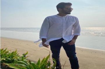 Anil Kapoor enjoying weekend getaway in Alibaug.